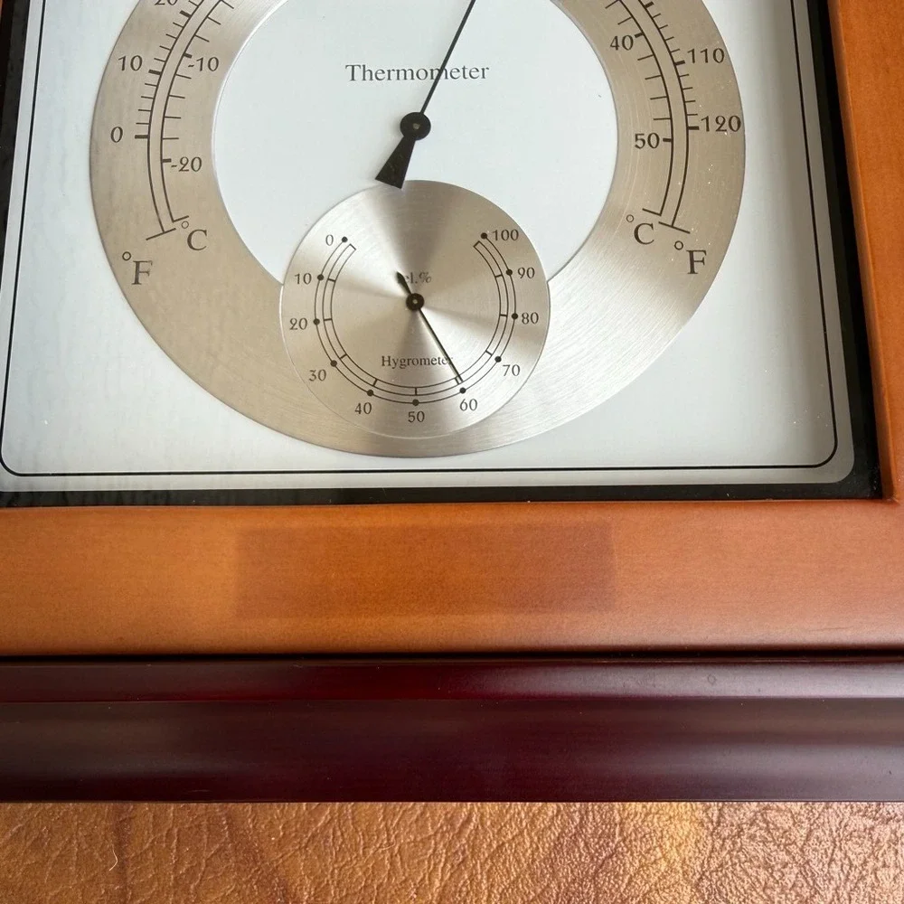 Bulova Quartz Wall Clock Thermometer Hygrometer Wood Frame Weather Station 17